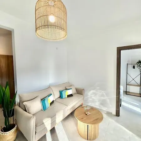 Blue Marine Luxury شقة بوليخرونو