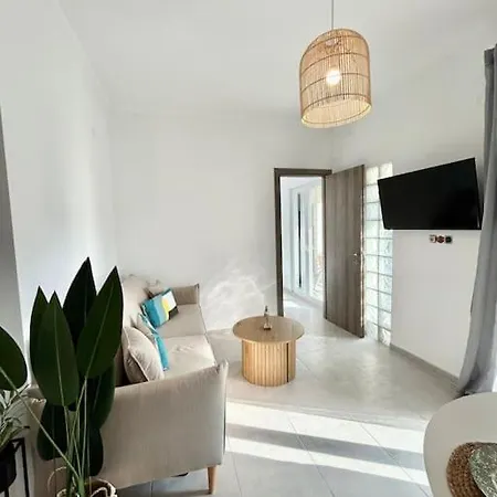 Blue Marine Luxury شقة *